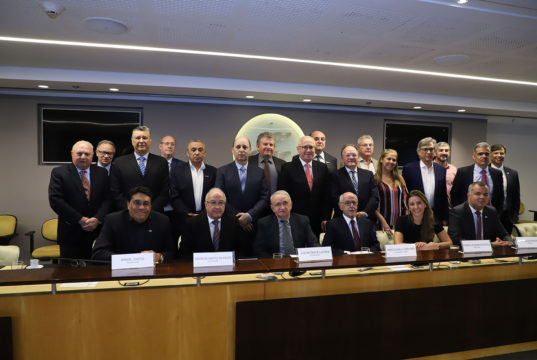 Reforma Tributária é tema central da reunião da CBMC-CNC O Sincomavi foi representado pelo diretor Cláudio Araújo de Lima.