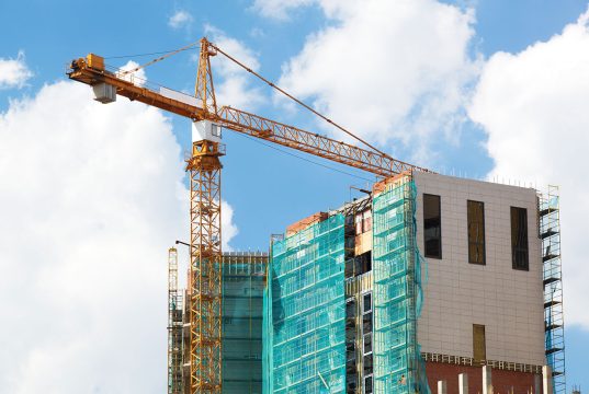Custo médio da construção paulista fica estável em março