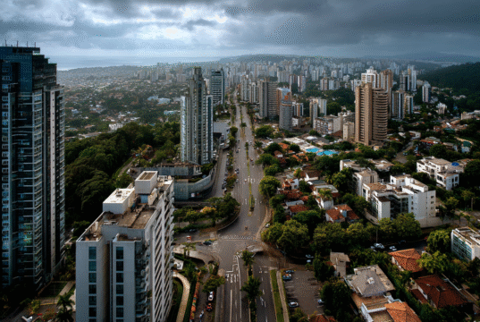 CCT firmada entre Sincomavi e Sindicato dos Empregados no Comércio de Cotia e Região